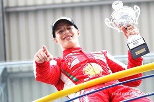 フォーミュラ・リージョナル欧州王者ペテコフがFIA F2“飛び級”昇格。亡き創業者の想いを背負い、カンポスでドライブへ