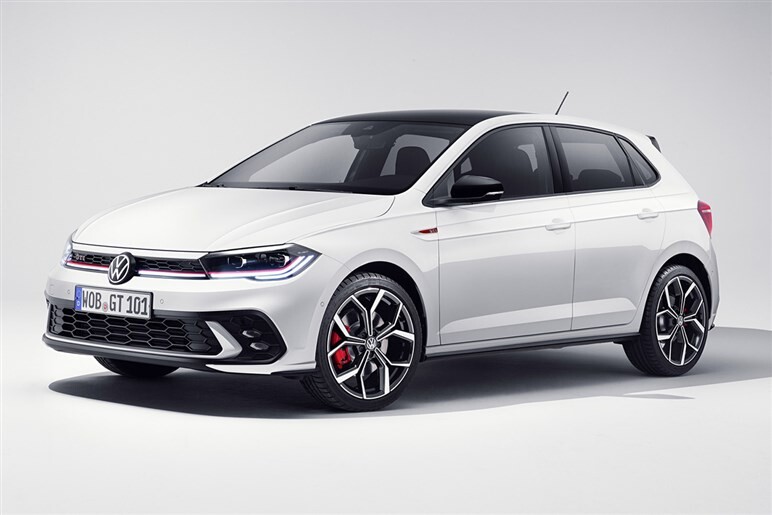 “グッと来る”クルマがお買い得！ 予算200万円台で選ぶ、今こそ買いの「本命」中古輸入車4選