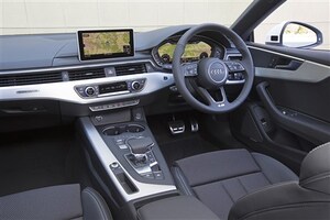 “グッと来る”クルマがお買い得！ 予算200万円台で選ぶ、今こそ買いの「本命」中古輸入車4選
