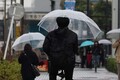 え、梅雨入り？ 鬱陶しい雨の中で自転車走行　注意すべきポイントは意外と多い？　違反で罰金の可能性も