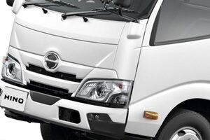 新「ヒノノニトン」デュトロ登場！ 新設定の“MT感覚で乗れるAT”とは？