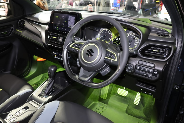 【コンセプトは都会の夜釣り】その名も「フロンクス シーバス ナイトゲーム」シティ派SUVがアクティブスタイルに変身