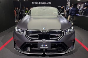 【見た目でヤラれそう】BMW「M5」の豪華パッケージ仕様はクルマ好きに刺さる“視覚のギミック”が別次元