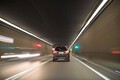 バスやトラックの後ろ、車間を空けすぎ？…実はそれが【正解】です。煽られても、絶対詰めないで