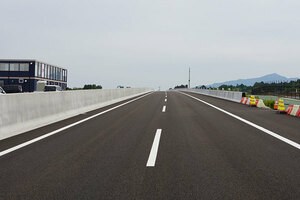 新東名「半分だけ」できてました！ 未開通部つかって実験“未来の高速道路”を垣間見た