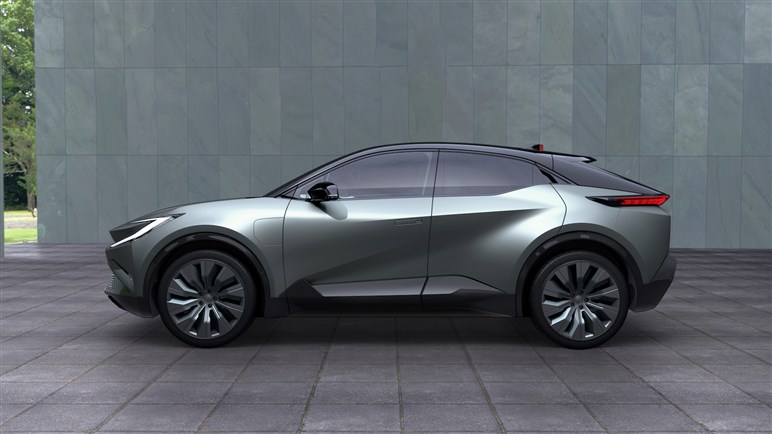 「Toyota bZ Compact SUV Concept」が米国で公開。bZ4XよりコンパクトなSUVタイプのBEV