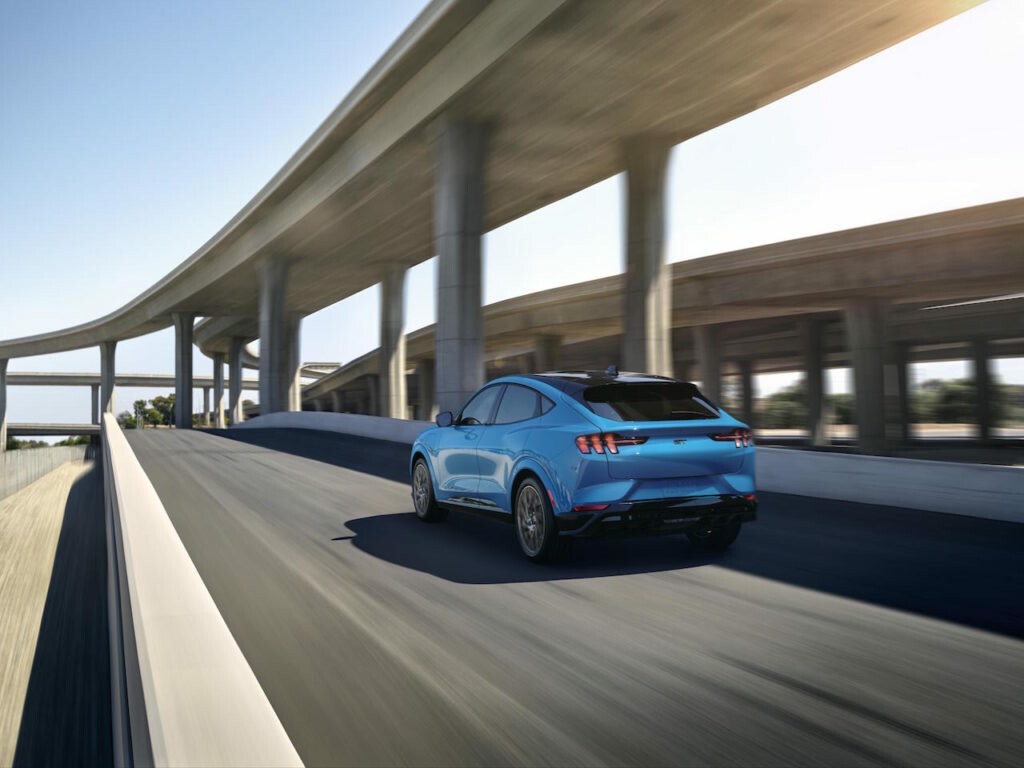 電動SUV「フォード マスタング マッハ-E」に高性能版を用意。加速性能は911カレラGTSと同等