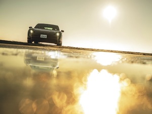 ポルシェは911だけに非ず。【カーセンサーEDGE4月号】