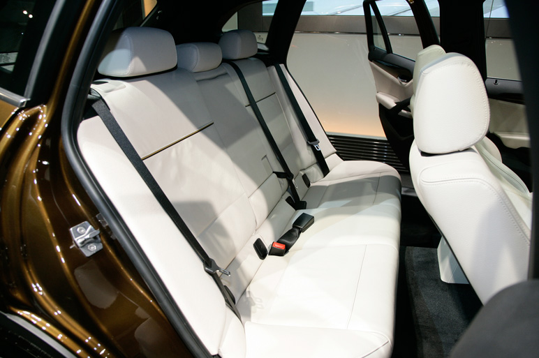 BMW X1、国内発売！ 363～戦略的価格