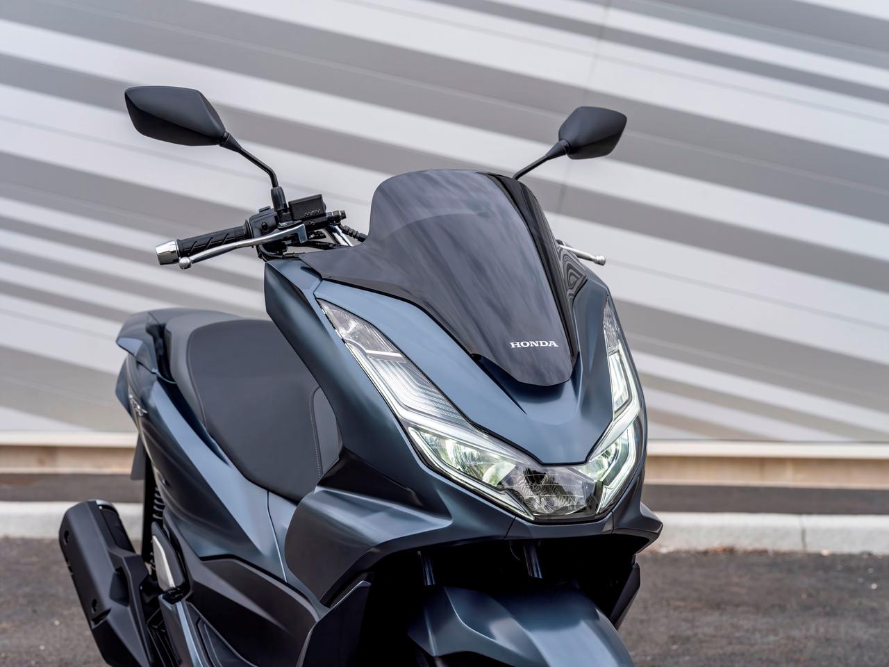 21速報 ホンダが Pcx125 の21年モデルを欧州で公開 モデルチェンジでさらに完成度アップ Webオートバイ 自動車情報サイト 新車 中古車 Carview