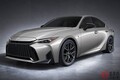 レクサス新型「IS」世界初公開！ 内外装刷新で「“新”スピンドルグリル」×“新デザイン内装”を採用！ ハンドリング＆足回りも大幅進化！ 安全性能も向上の「スポーツセダン」26年初頭に発売へ！
