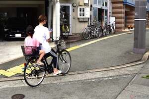 自転車にスマホホルダー取り付けは違反になる？　「ながらスマホ」罰則強化　SNSでもさまざまな声が
