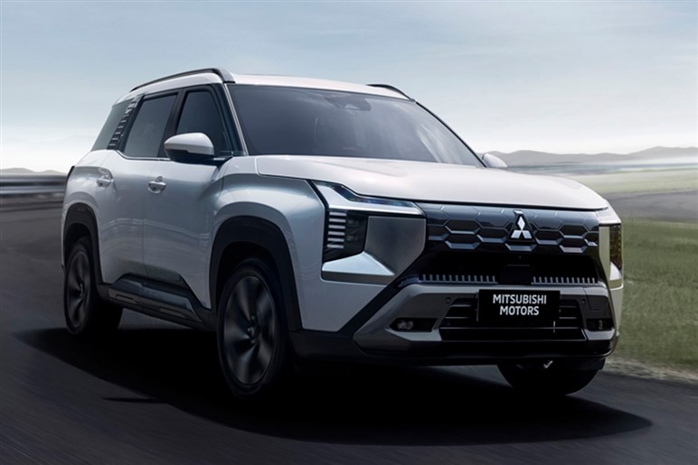 【日本にも欲しい】三菱が新型7人乗りSUV「デスティネーター」発表。内外装に「パジェロ」をオマージュしたデザインを採用