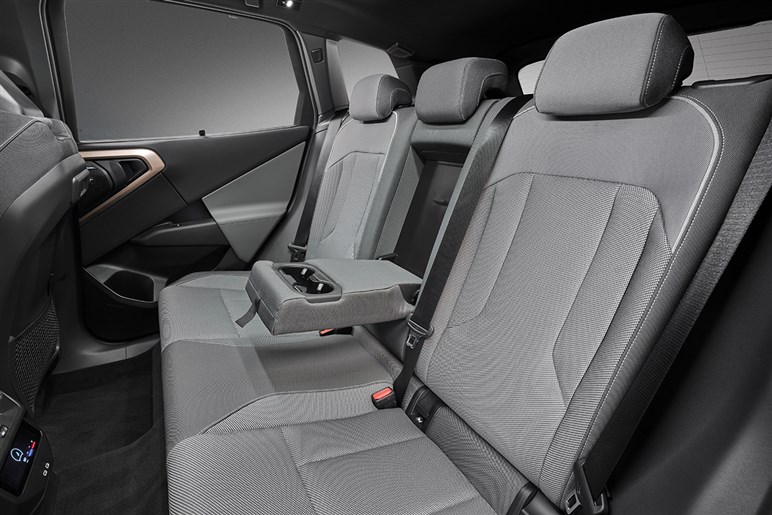 ACシュニッツァーが新型X3を“大人カスタム”。欧州流「上質で攻めた」仕上がりに注目