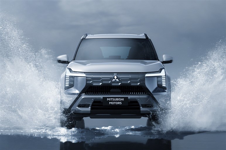 【日本にも欲しい】三菱が新型7人乗りSUV「デスティネーター」発表。内外装に「パジェロ」をオマージュしたデザインを採用
