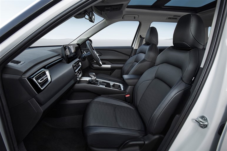 【日本にも欲しい】三菱が新型7人乗りSUV「デスティネーター」発表。内外装に「パジェロ」をオマージュしたデザインを採用
