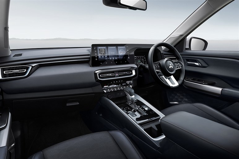 【日本にも欲しい】三菱が新型7人乗りSUV「デスティネーター」発表。内外装に「パジェロ」をオマージュしたデザインを採用