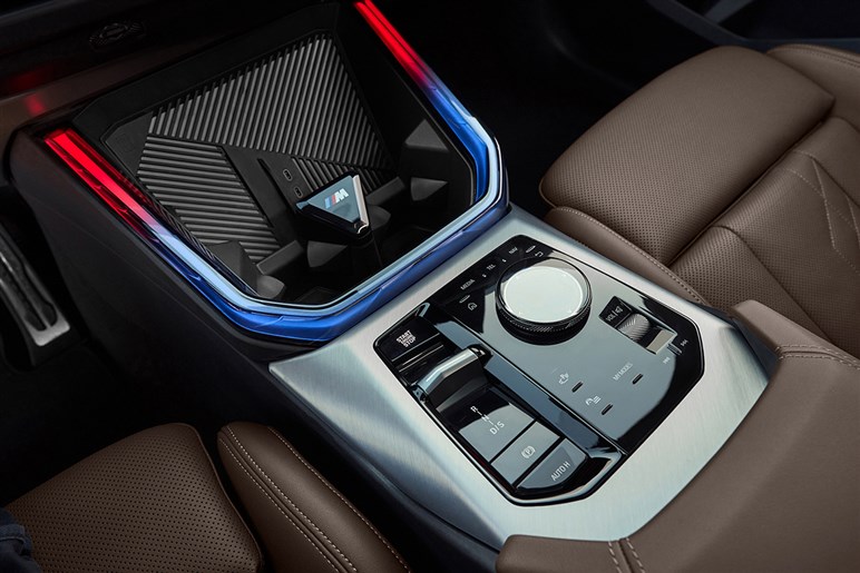 ACシュニッツァーが新型X3を“大人カスタム”。欧州流「上質で攻めた」仕上がりに注目