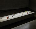 ロエベのテーマはティーポット、25名のアーティストによる独創的な作品を展示──2025年、ミラノデザインウィークでおさえておくべきトピックス
