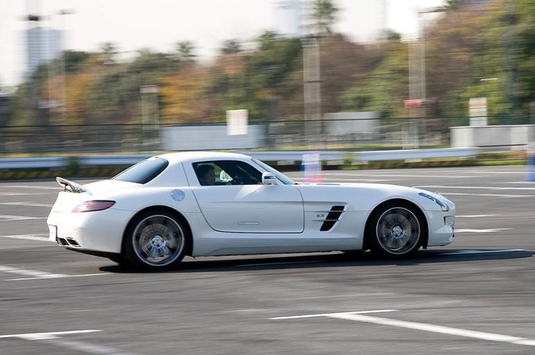 2011年、AMG Driving Academyが日本上陸！