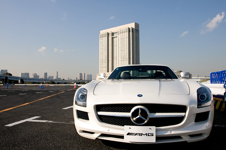 2011年、AMG Driving Academyが日本上陸！