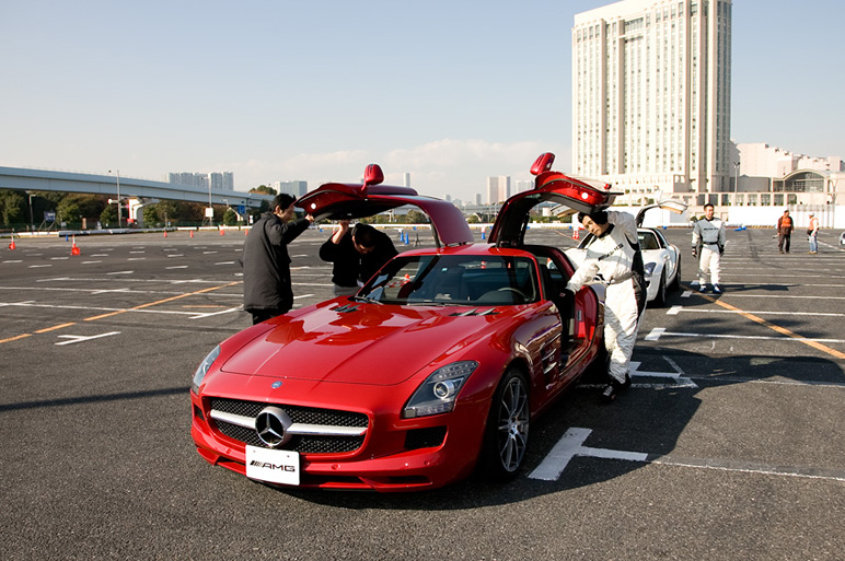 2011年、AMG Driving Academyが日本上陸！