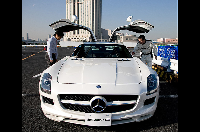 2011年、AMG Driving Academyが日本上陸！