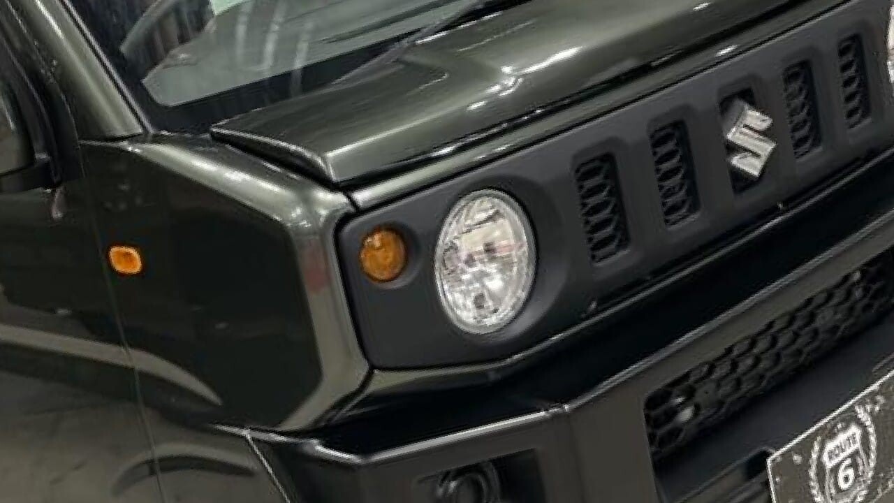 「4人乗り普通の軽だが…？」秘密基地みたいな車内が最高、まるでカフェのような木の温もり。普段乗りOK、思い立ったすぐ“おしゃれ車中泊カー”になる軽キャンパー。