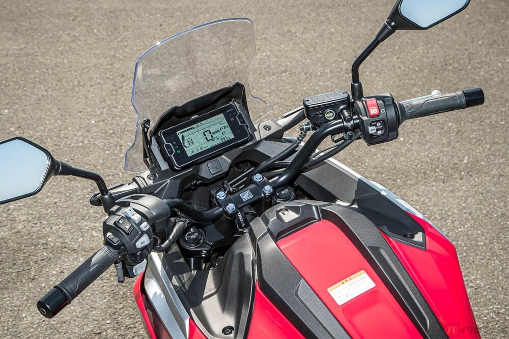 燃料タンク部分にメットイン クラッチ操作不要のホンダ Nc750x Dct仕様 21年最新モデルはとにかく良いバイク バイクのニュース の写真 4ページ目 自動車情報サイト 新車 中古車 Carview