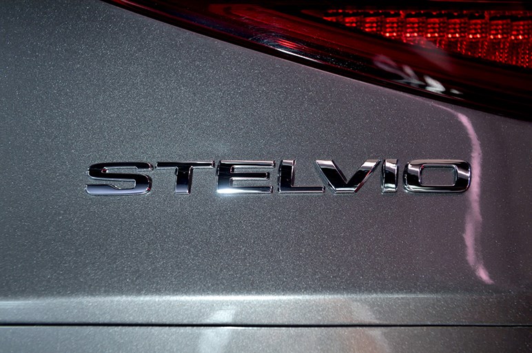 アルファロメオ・ジュリアを日本発売。SUVのステルヴィオも日本初披露
