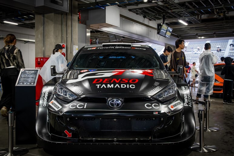 伝説の親子が富士でラリー対決⁉“ワイスピ”オマージュのカーフェス「フューエルフェスト2025」でGRヤリスが魅せた異次元の走り