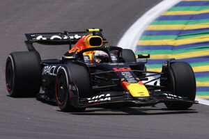 クラッシュによりウイングを旧型に変更「ラップ自体はまずまず」不可解なグリップ不足と格闘【角田裕毅F1第21戦展望】