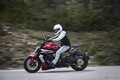 【ドゥカティ XディアベルV4 試乗】レース譲りのV4エンジンをクルーザーに搭載した唯一無二の存在…小川勤