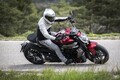 【ドゥカティ XディアベルV4 試乗】レース譲りのV4エンジンをクルーザーに搭載した唯一無二の存在…小川勤