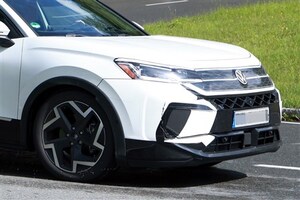 新型「Tロック」のプロトタイプをキャッチ！ 見た目も中身も大幅アップデートか？