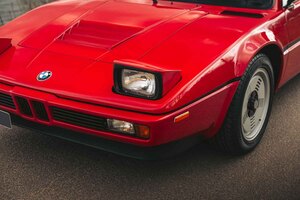 ランボルギーニとの共同開発を予定していたBMW「M1」の相場は約6900万円以上だったが