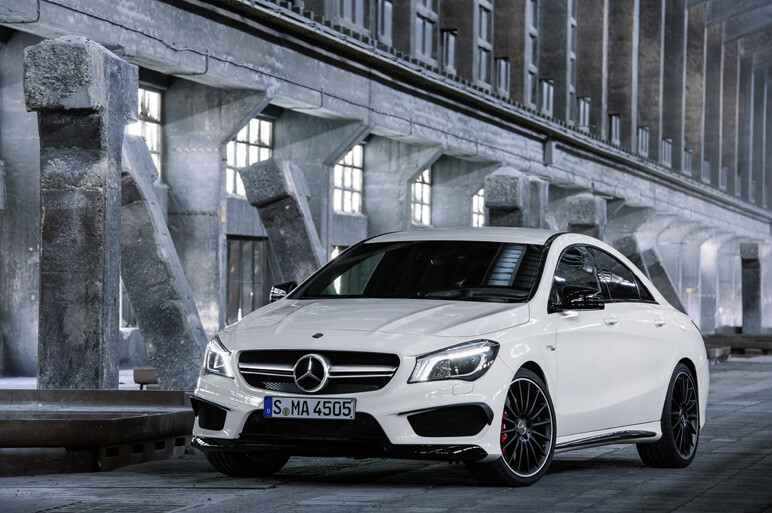 CLA 45AMG発表。プロト仕様テストもギリダシ