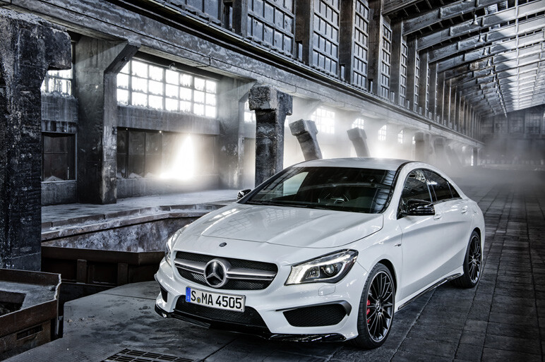 CLA 45AMG発表。プロト仕様テストもギリダシ