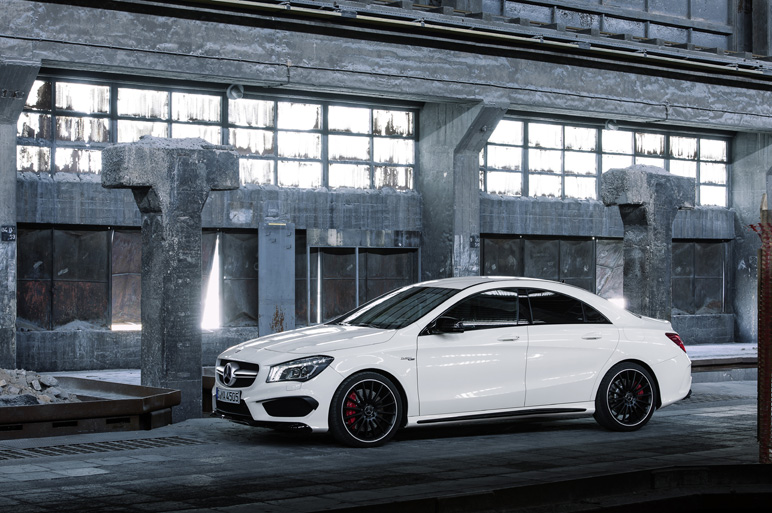 CLA 45AMG発表。プロト仕様テストもギリダシ