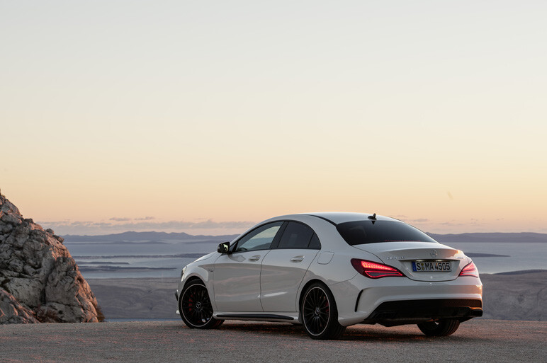 CLA 45AMG発表。プロト仕様テストもギリダシ