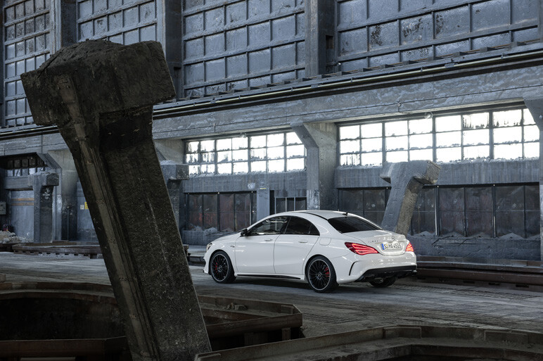 CLA 45AMG発表。プロト仕様テストもギリダシ