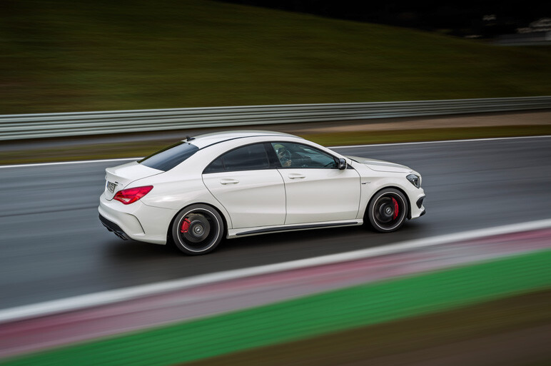 CLA 45AMG発表。プロト仕様テストもギリダシ