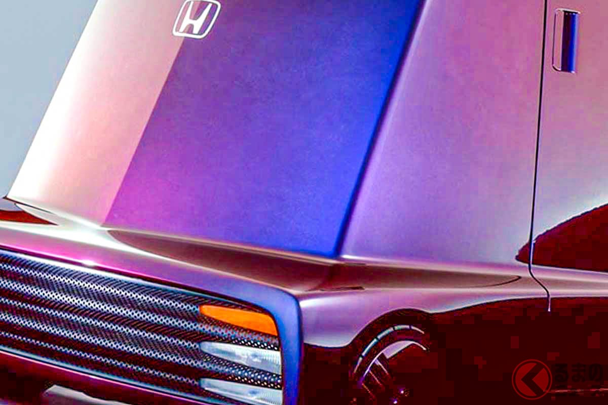 全長3ｍのホンダ「超コンパクトカー」！ 斬新「ほぼ立ち乗りシート」搭載の「パリピカー」が凄かった！ 眠らない4人乗りマシン「不夜城」コンセプトとは