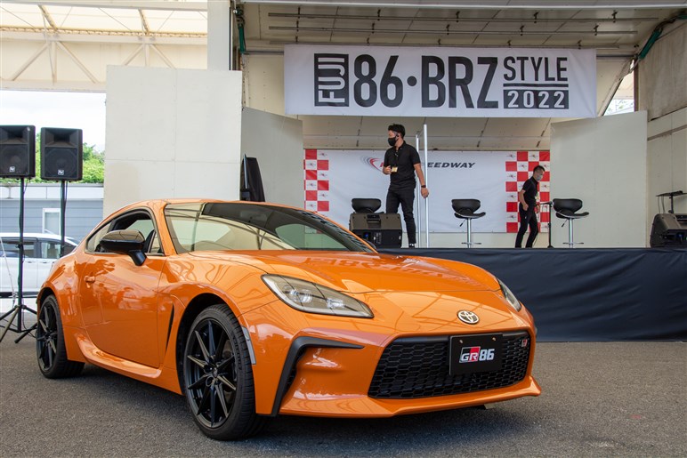 86 純正 パネル 特別仕様車 限定 TOYOTA、86の特別仕様車 GT“BLACK LIMITED”を86台限定で発売