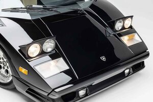 カウンタック25周年記念車がオークションでは最低落札額に未到達！ 後日約7810で売却されたプロレス界のスーパースター“ジョン・シナ”が所有した個体