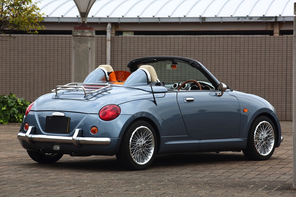 まるでブリティッシュ レトロ車の佇まい 先代コペンだからこそ成立するヴィンテージ風カスタムはいかが Web Option 自動車情報サイト 新車 中古車 Carview