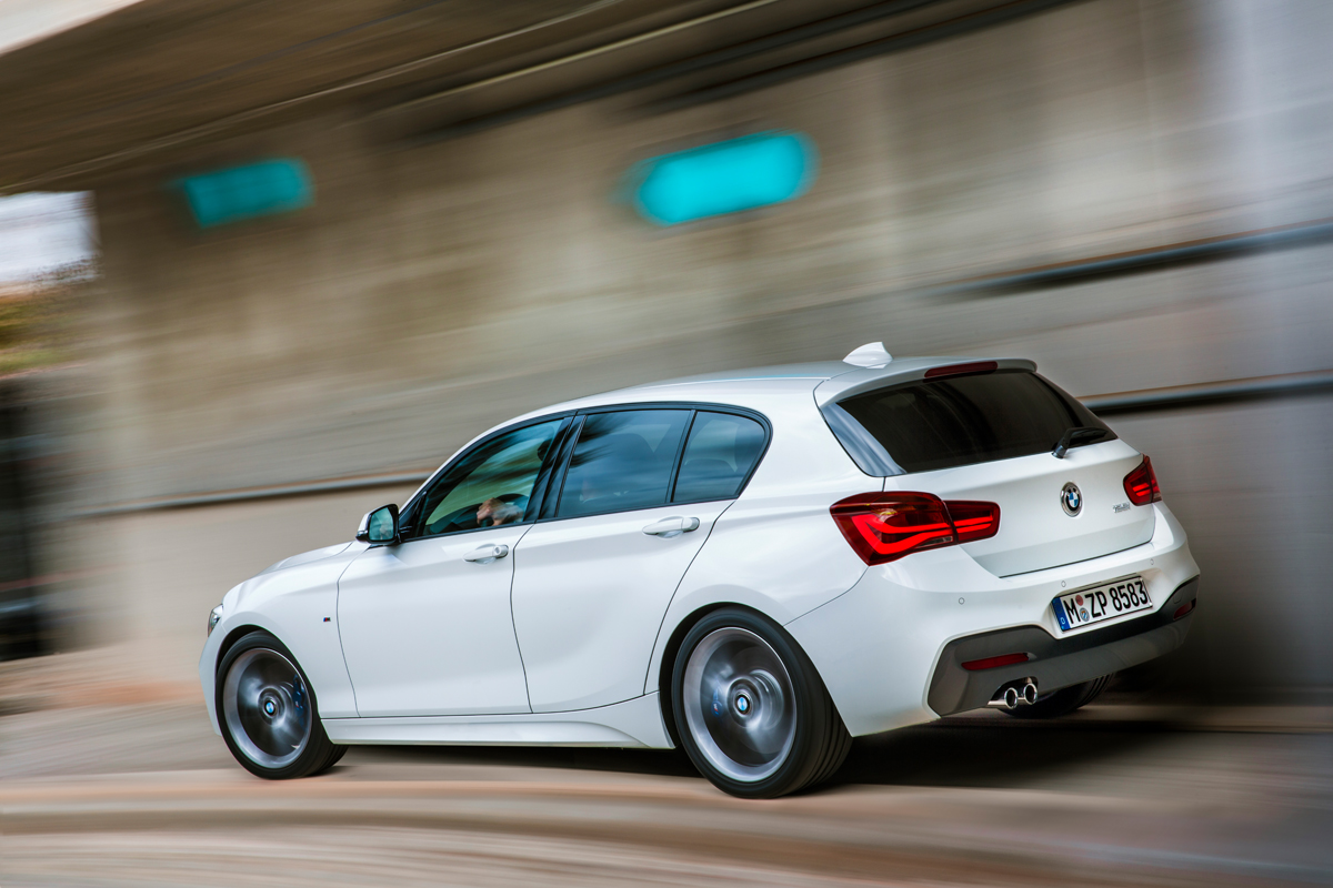 もはや激レアなfrの小型ハッチバック 安くて走れる先代bmw１シリーズが大穴だった Auto Messe Web 自動車情報サイト 新車 中古車 Carview