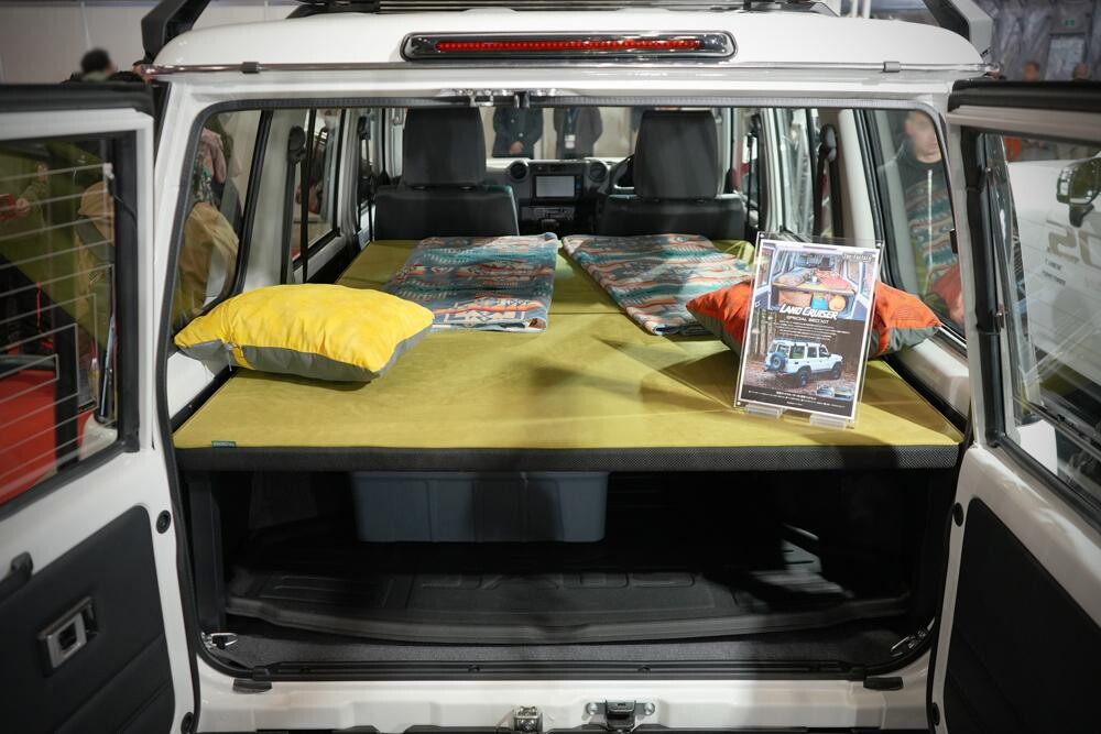 車中泊できるぞ！　ランクル70専用ベッドキット　トイファクトリーが発表