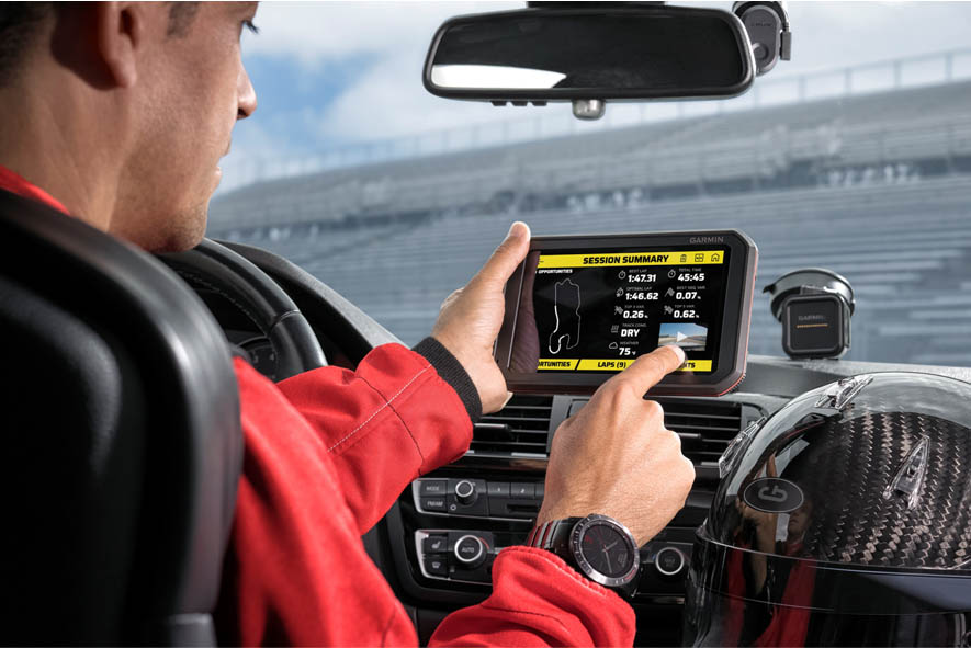 Garminがサーキットでのドライビングパフォーマンスを分析できるレーシングコーチデバイス「Catalyst」を発売