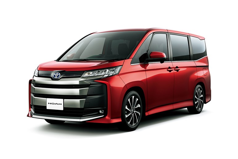 トヨタ新型「クロスバン」が2025年登場へ　ギア感満載で王者三菱「デリカD:5」に真っ向勝負か？